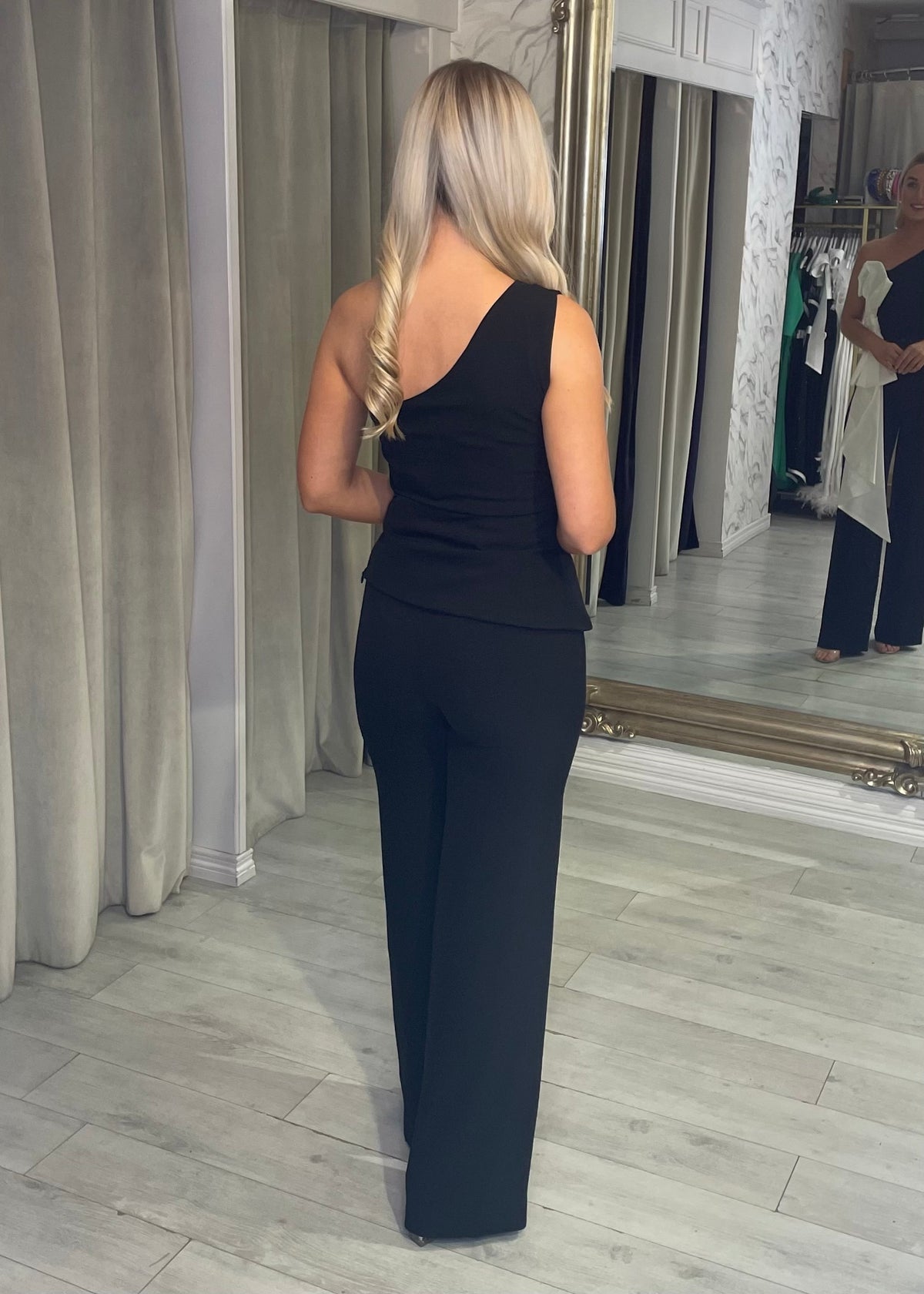 "Malak" Two Piece In Black