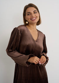 "Sadie" Dress In Velvet Brown