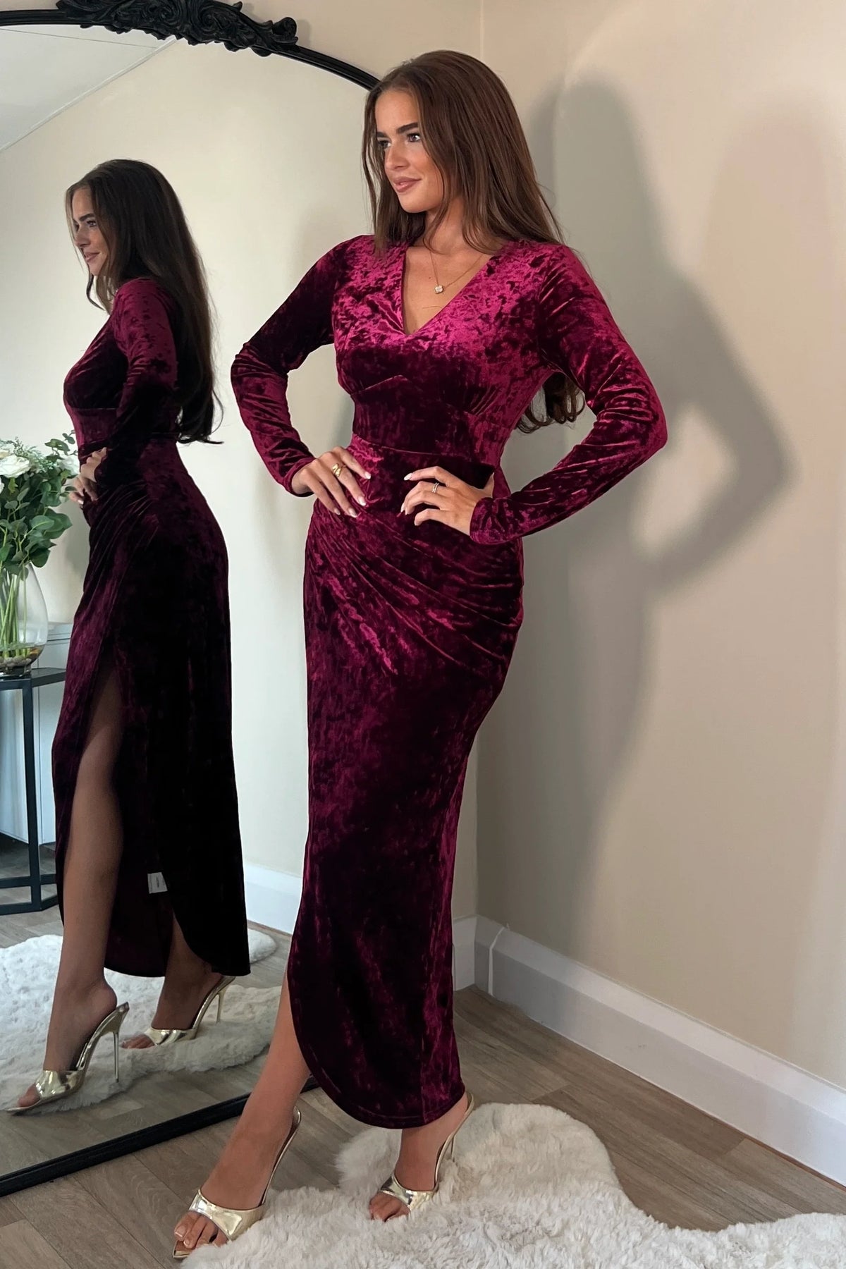 “Hailey” Dress In Burgundy Velvet