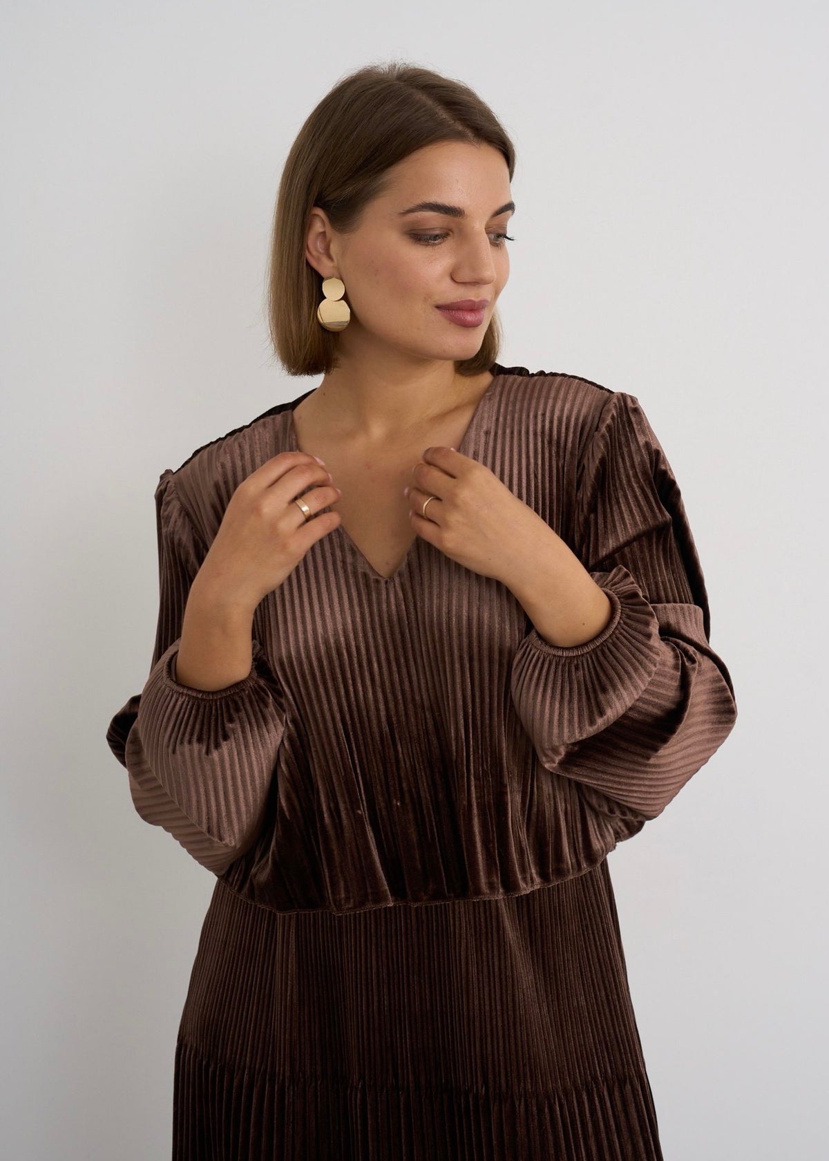 "Sadie" Dress In Velvet Brown