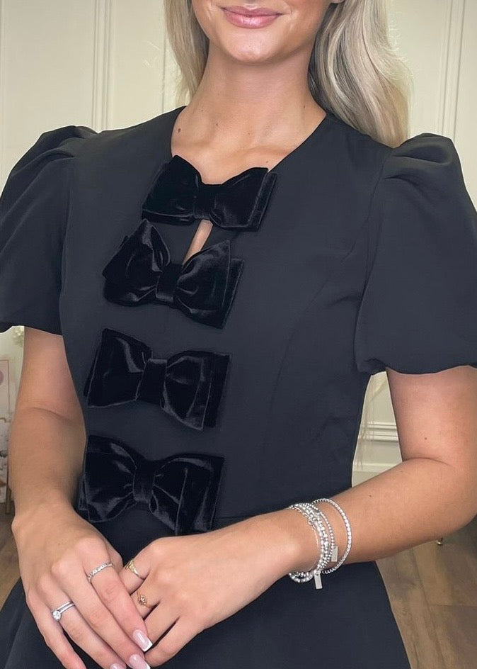 “Robyn” Dress In Black