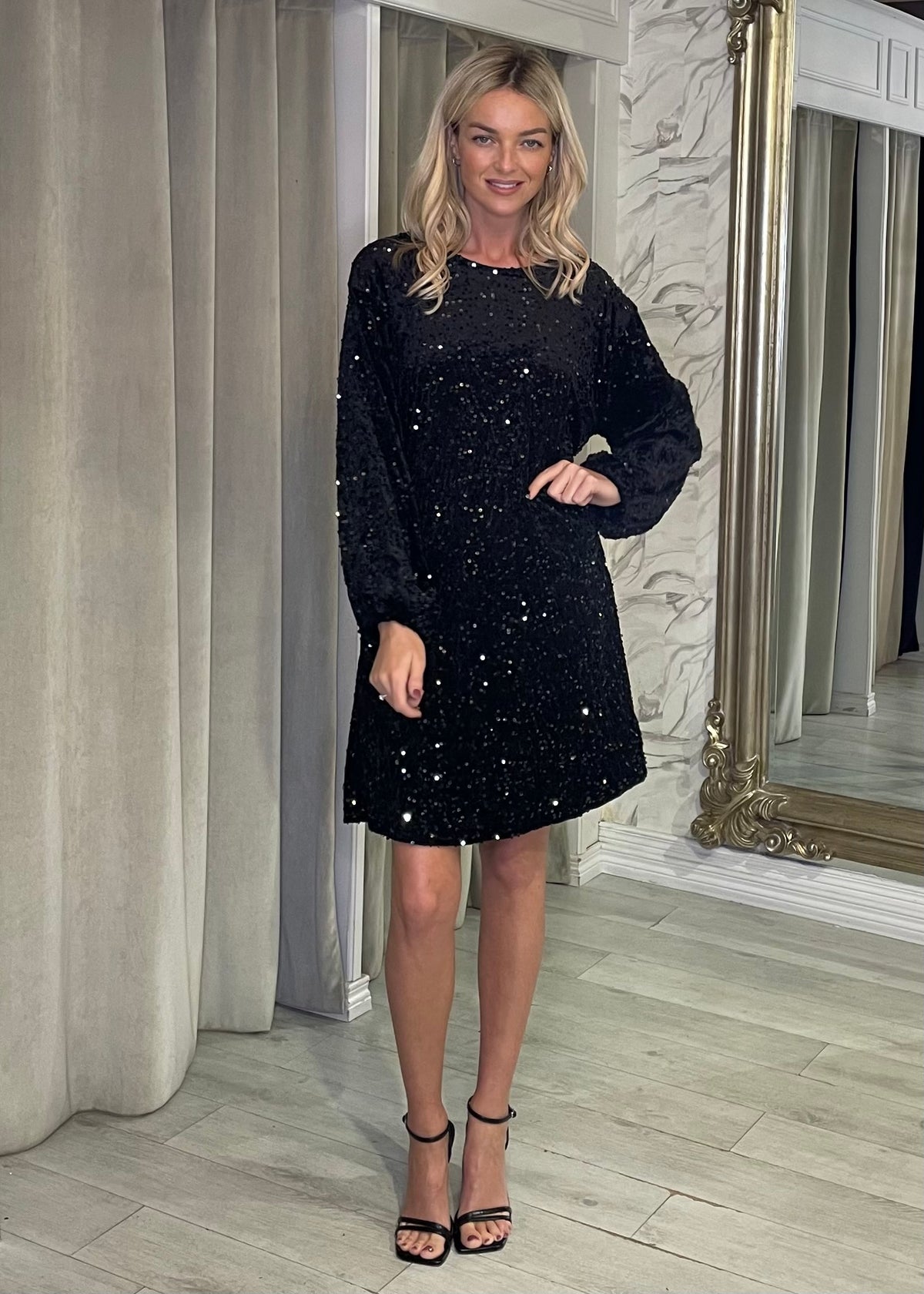 “Izzy” Dress In Black