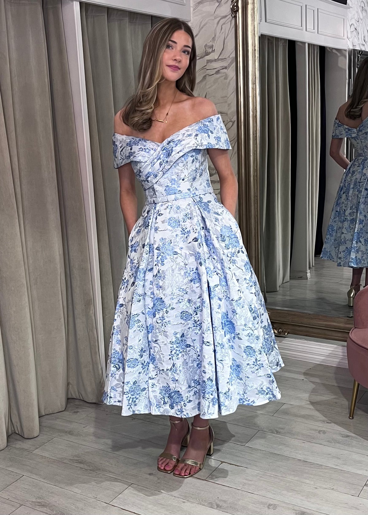 “Robyn” Dress In Blue