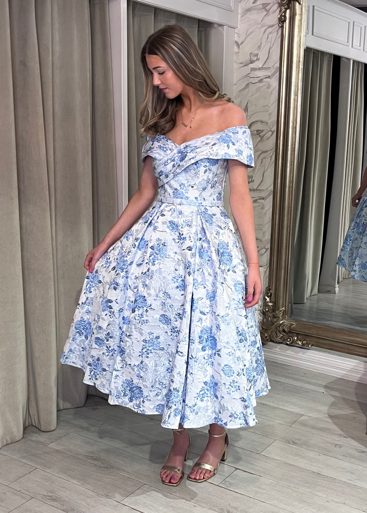 “Robyn” Dress In Blue