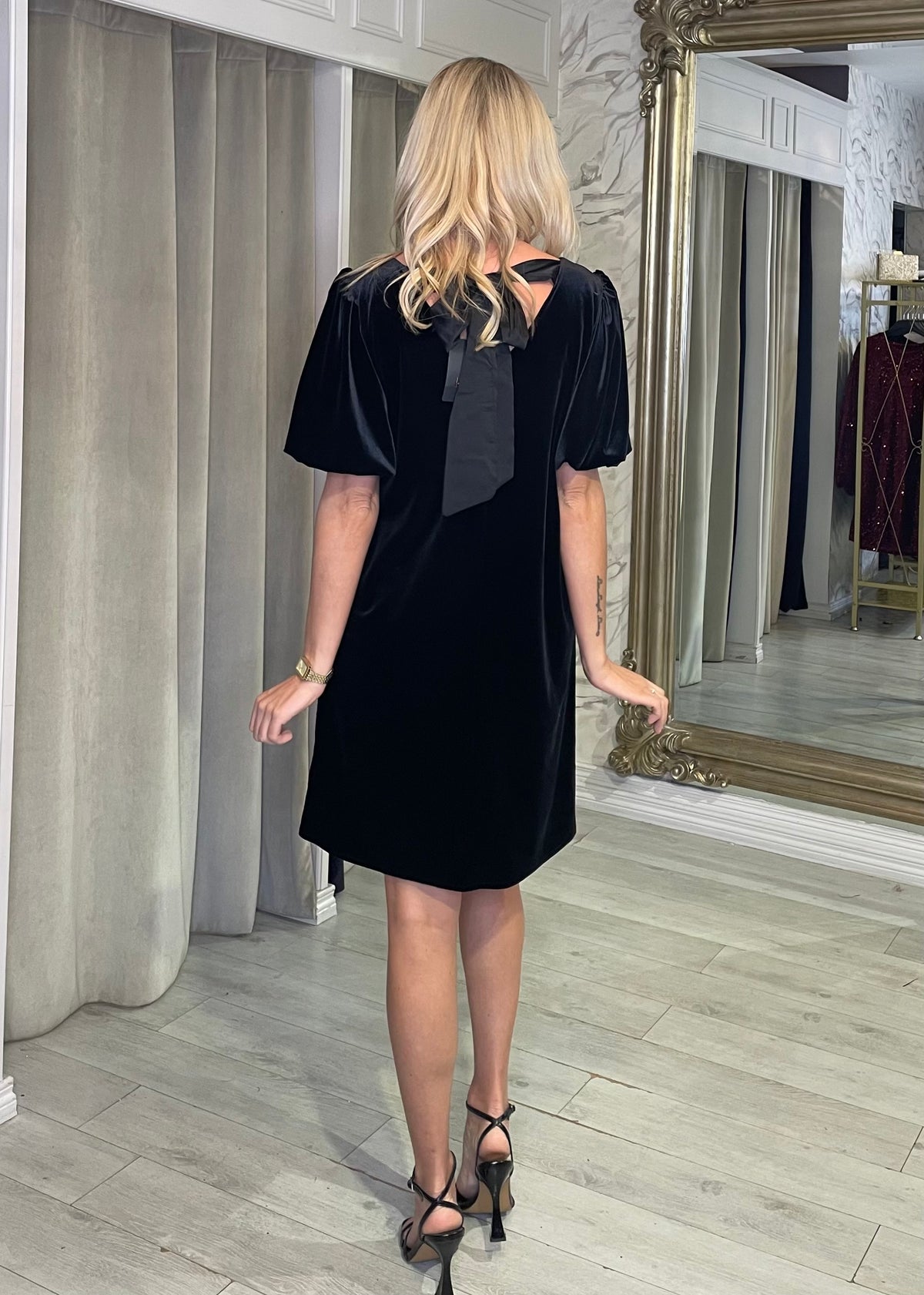 "Oakley" Dress In Black Velvet