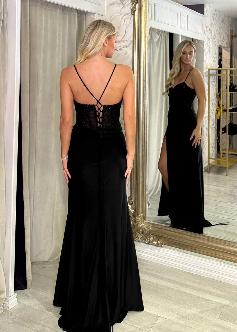 Black Fitted Prom Dress With Embellished Corst