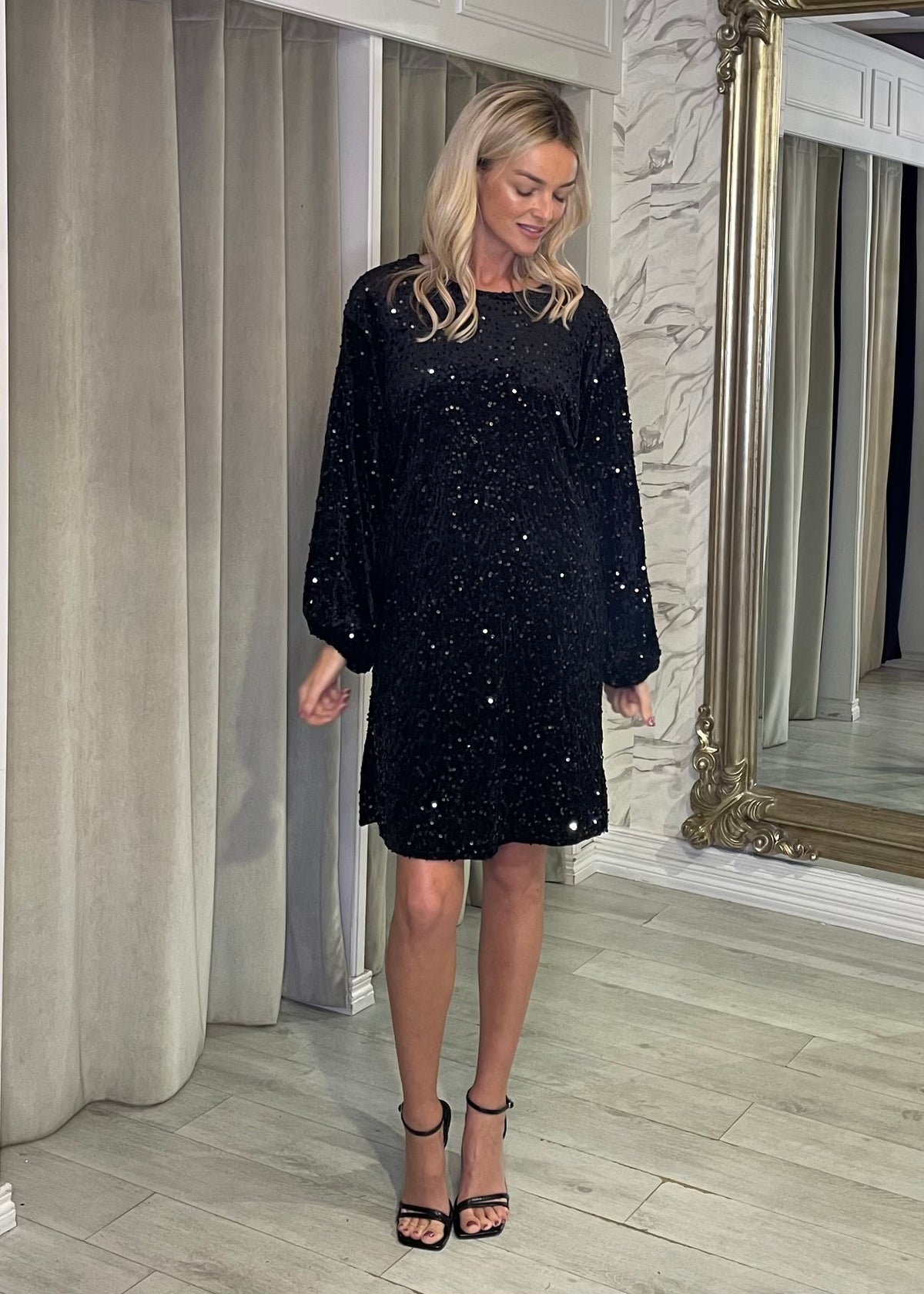 “Izzy” Dress In Black