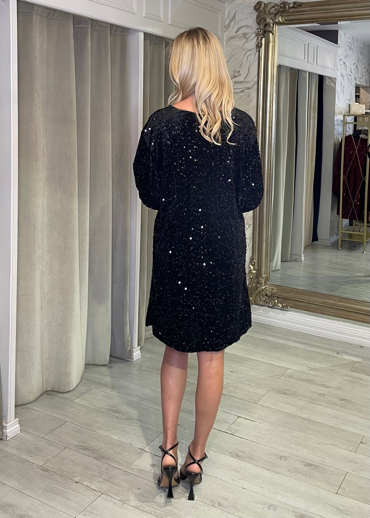 “Izzy” Dress In Black