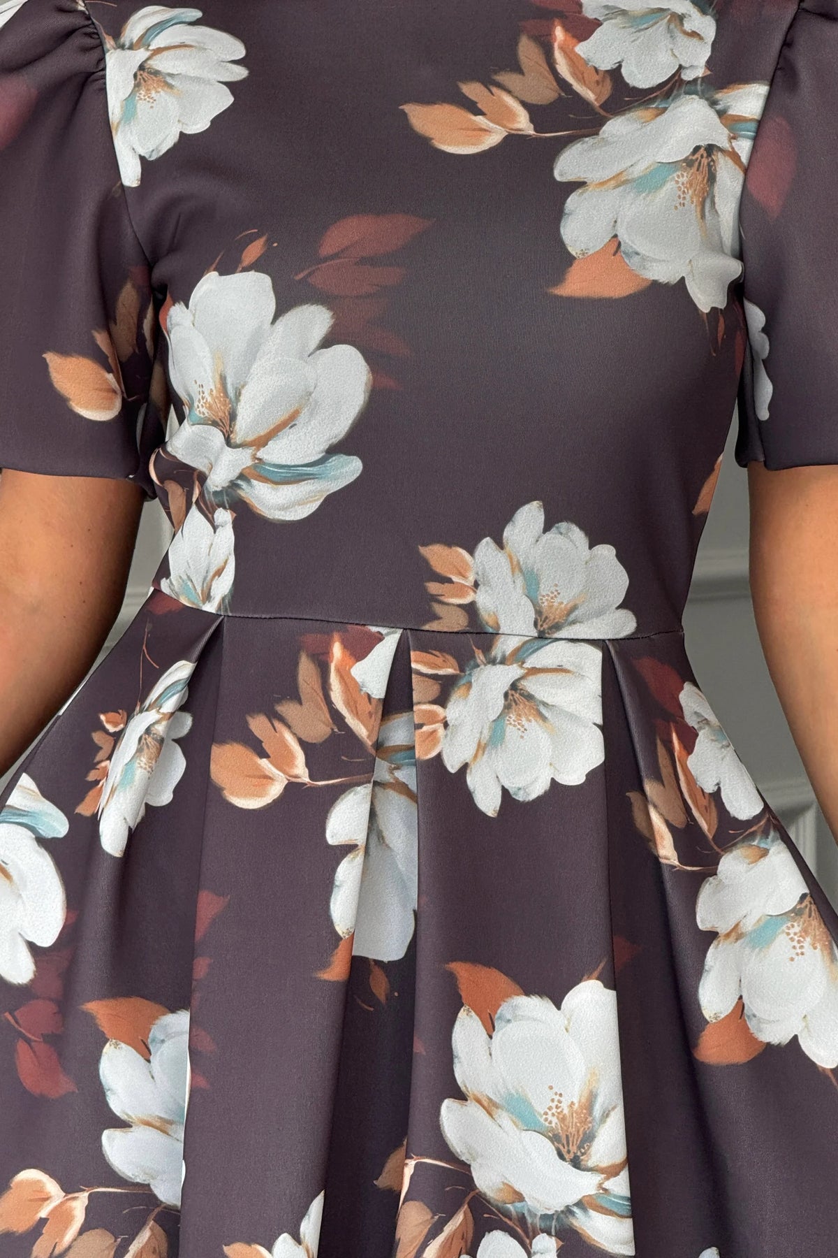 “Elowin” Dress In Brown Floral