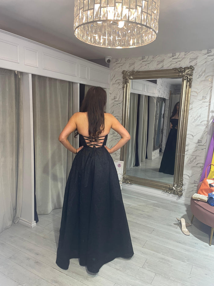 "Ellie" Dress In Black
